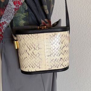 COMECO Cream & Black 1980's-1990's Cobra Snake Skin Crossbody Shoulder Bag -